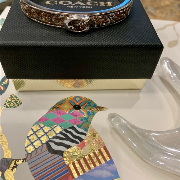 💫🦄✨COACH NEW IN BOX SIGNATURE C GOLD CRYSTALS & PLATINUM BANGLE STUNNING… - Picture 7 of 10